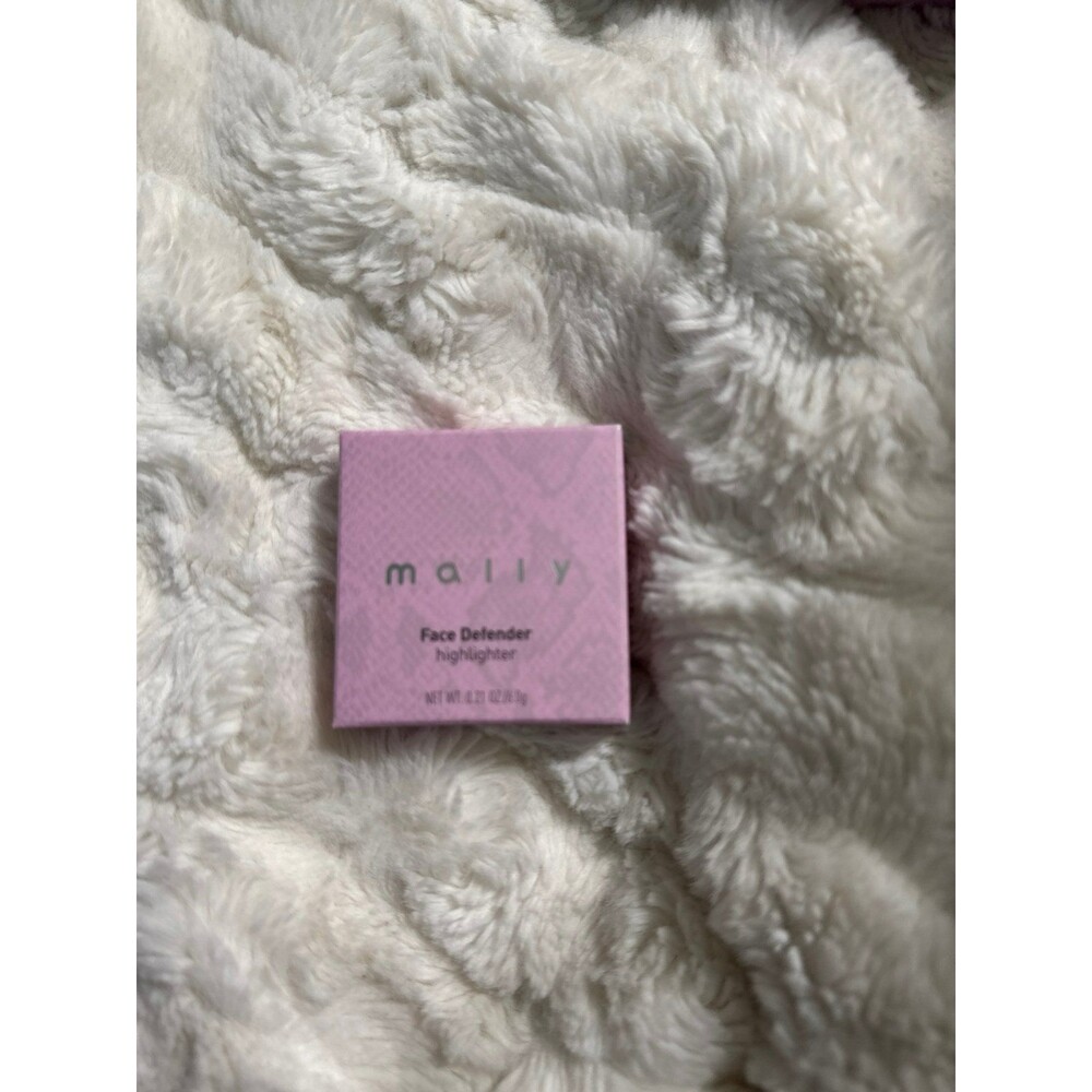 Mally Beauty Face Defender Highlighter Lighter